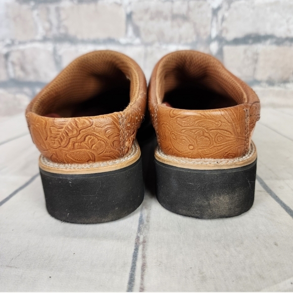 Twisted X Embossed Leather Western Mules Slip On Clogs Tan Size 7.5 - Picture 9 of 10